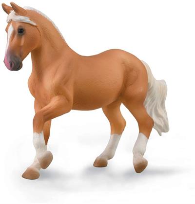 Native to Latin America, the Paso Fino is known for its natural four-beat gait, which is exceptionally smooth for its rider. This model is especially lovely in its palomino coat!