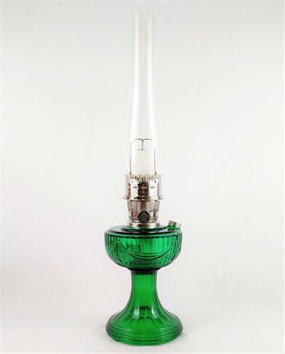 Bring vintage-style beauty to your home with the Aladdin Lincoln Drape Lamp. This gorgeous oil lamp features a sweeping, dramatic font design that has been a staple since its induction in 1939.